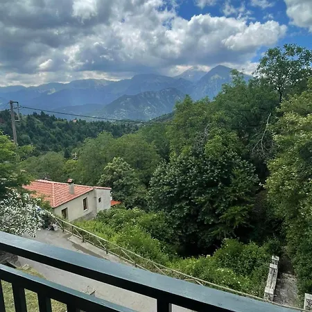 η αυλή του βουνού House Casa de Férias